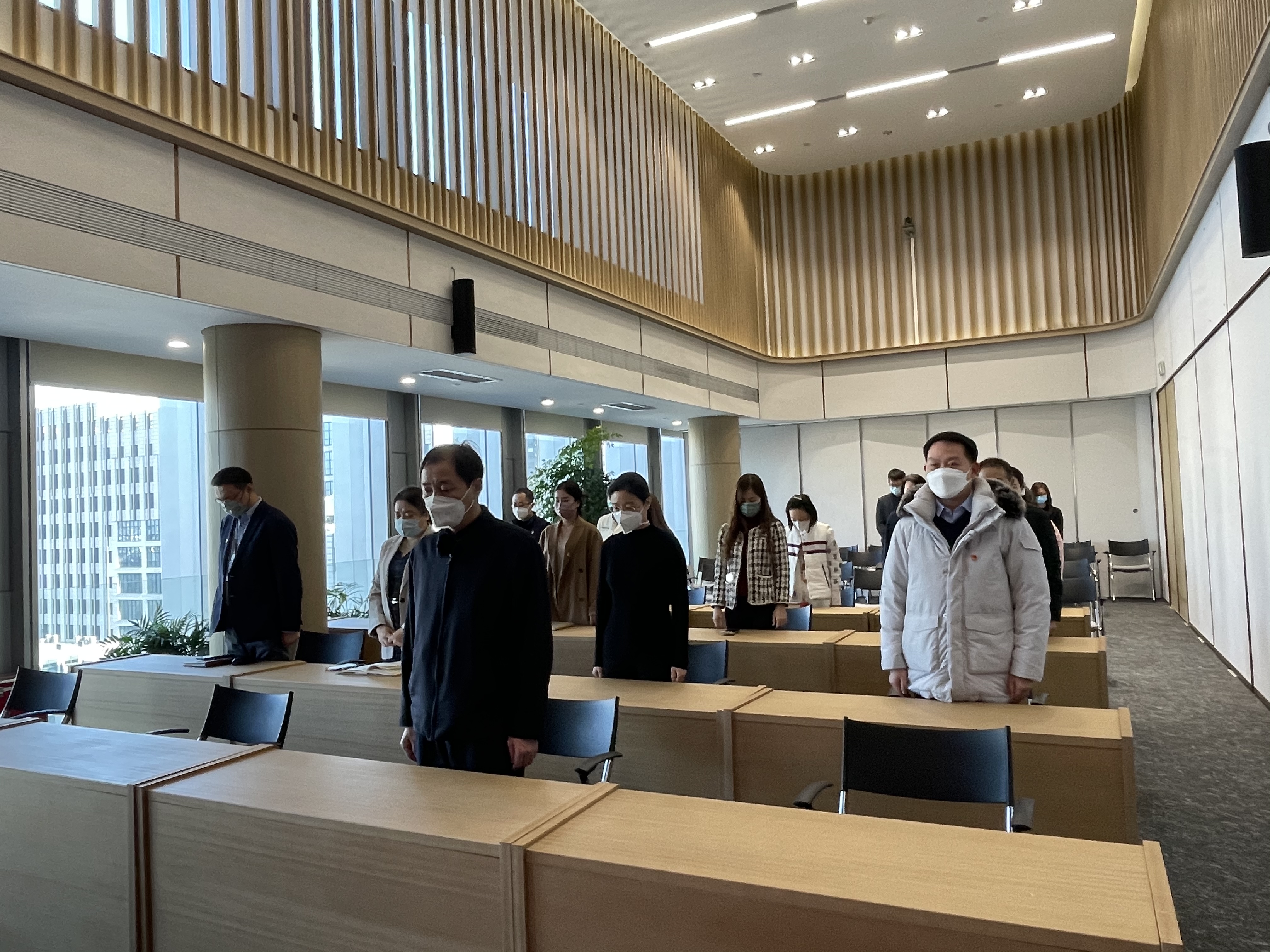 缅怀功绩 继承遗志——亦庄9393体育集团党委组织收听收看江泽民同志追悼大会